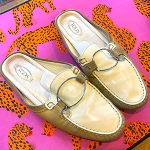 Selling my very loved used Tod’s suede and white driving slides